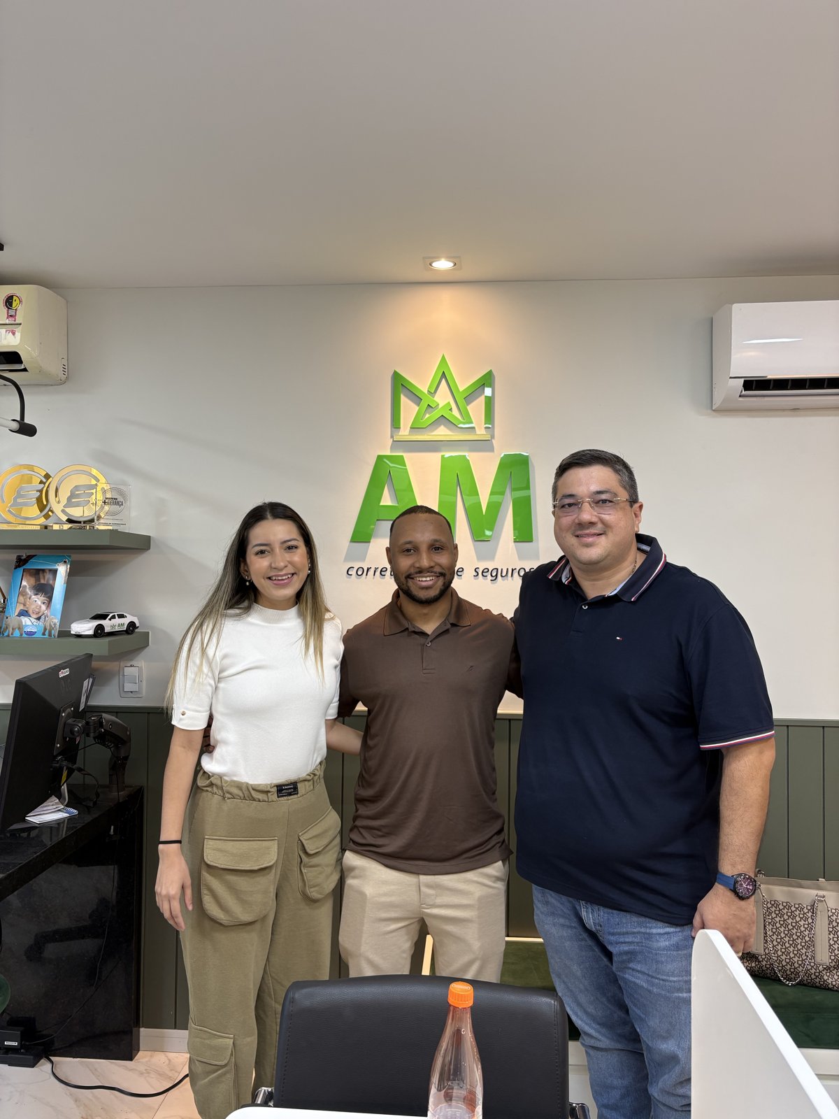 Elias Honorato com corretora atendida
